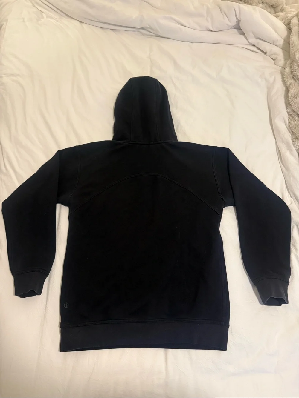 lululemon athletica women’s  Black Pullover Hoodie Sweater